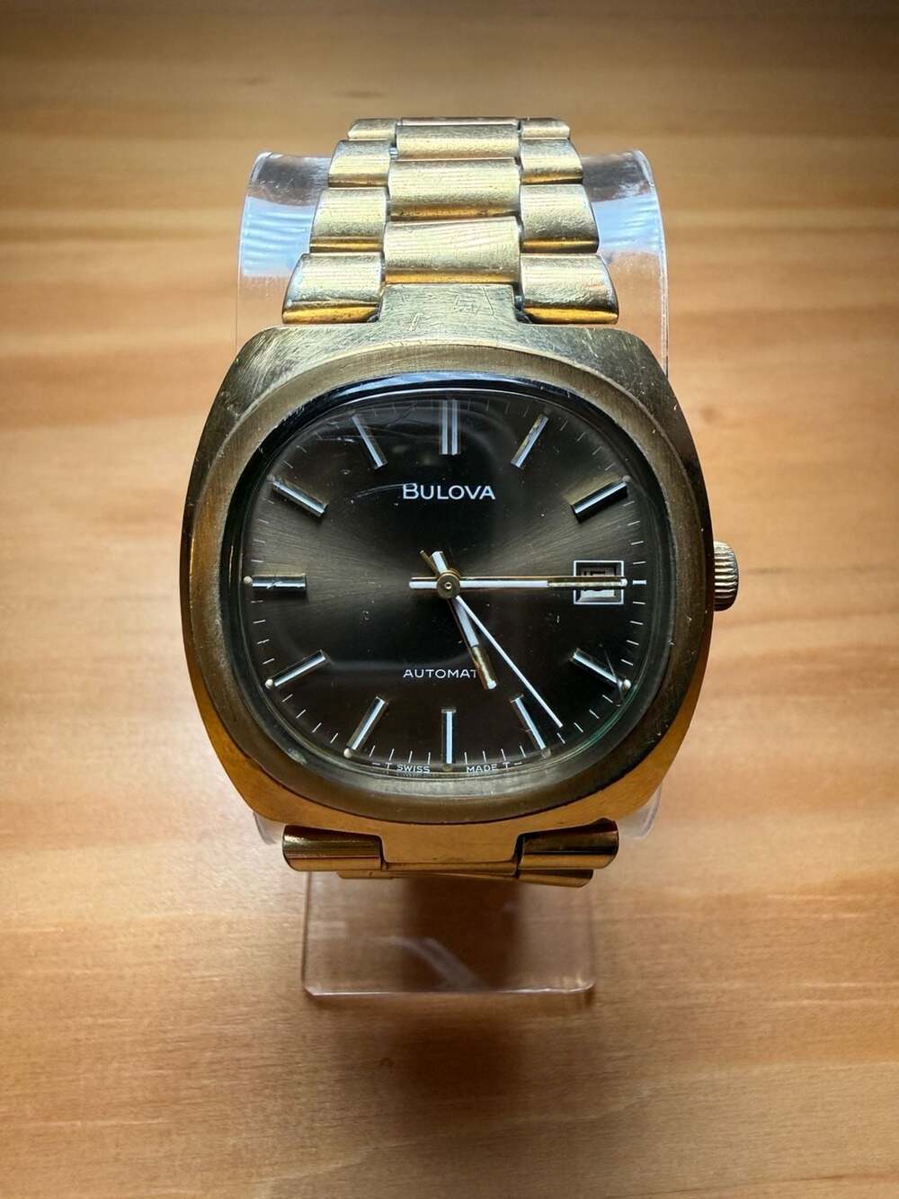 Vintage Bulova Automatic Date Men's Watch Gold Tone Barrel Shaped Case